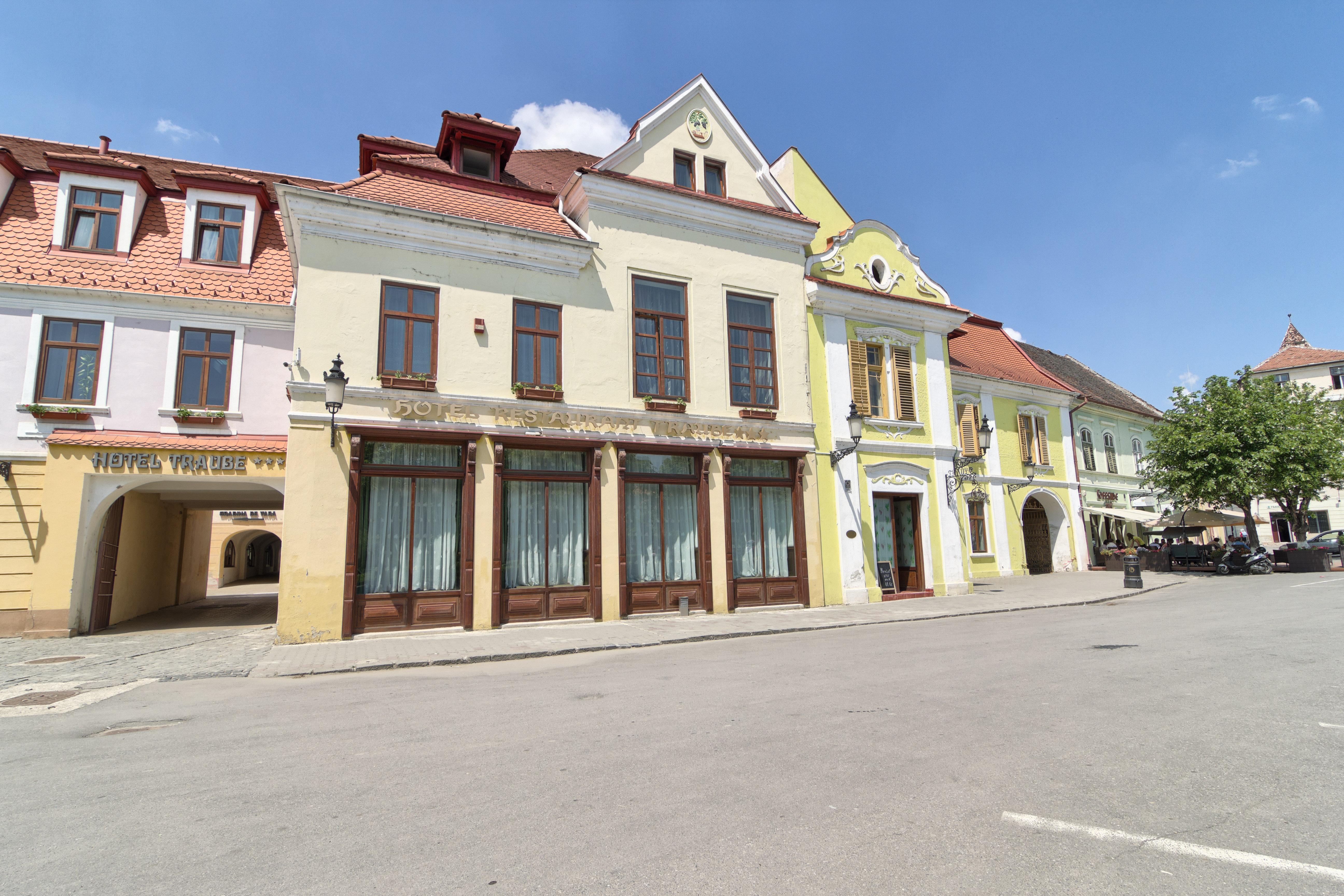 Hotel Traube Mediaş Exteriör bild